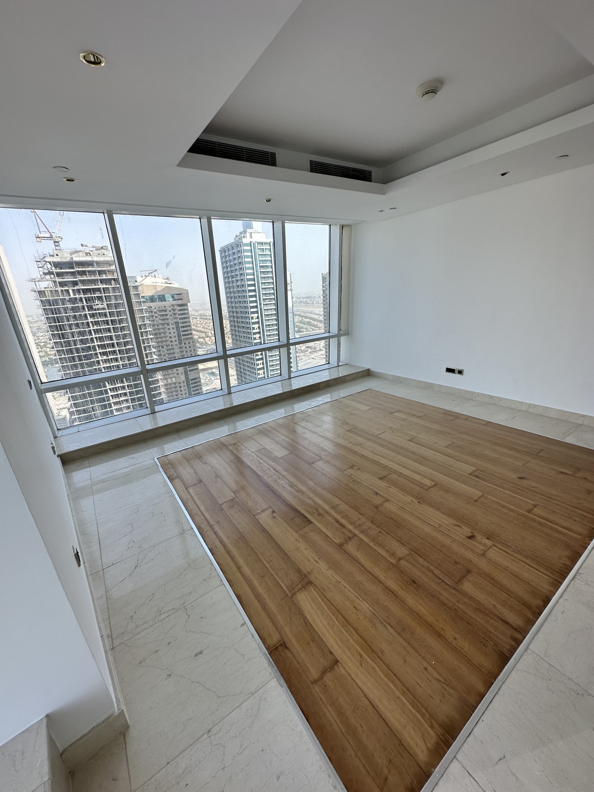 LAKEVIEW PENTHOUSE FOR SALE 2