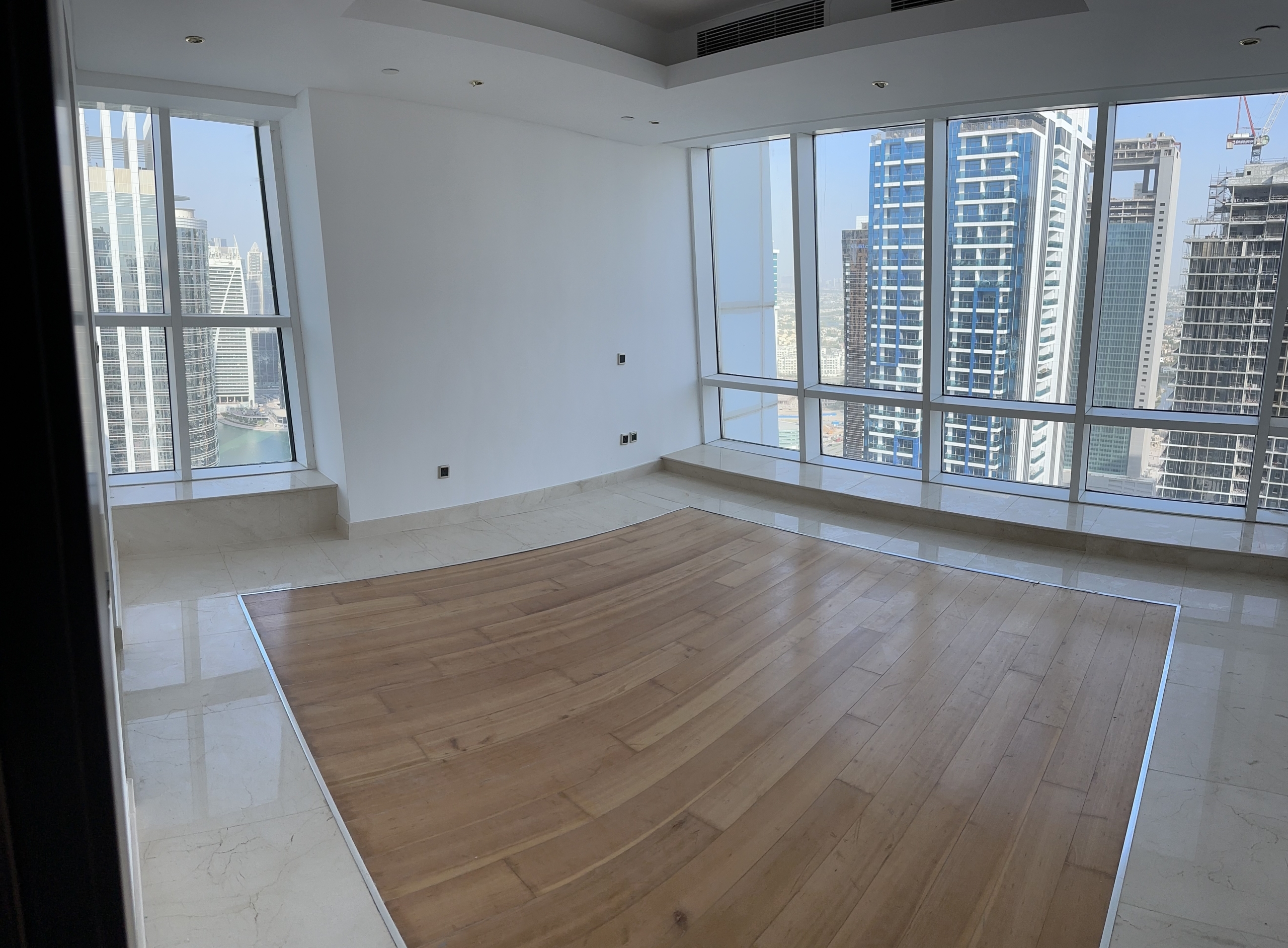 LAKEVIEW PENTHOUSE FOR SALE